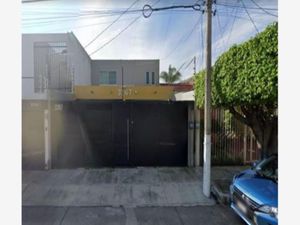 Casa en Venta en La Calma Zapopan