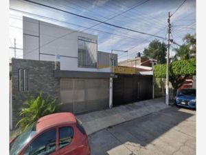 Casa en Venta en La Calma Zapopan