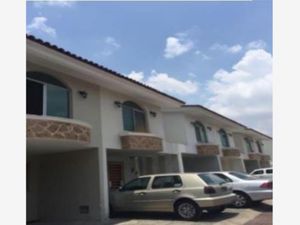 Casa en Venta en Residencial Los Cedros Zapopan