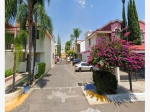 Casa en Venta en Jardines Del Valle Zapopan