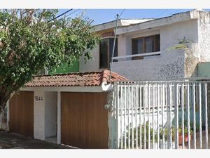 Casa en Venta en Pinar de La Calma Zapopan