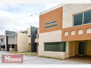 Casa en Venta en San Jeronimo Chicahualco Metepec