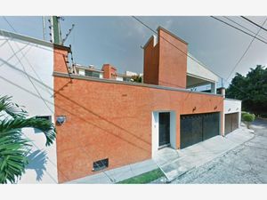 Casa en Venta en Burgos Bugambilias Temixco