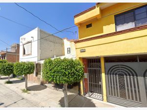 Casa en Venta en San Pedro Plus León