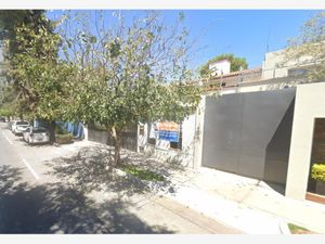 Casa en Venta en Jardines Del Valle Zapopan