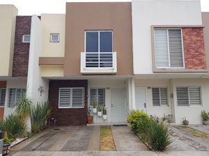 Casa en Venta en Parques de Tesistán Zapopan