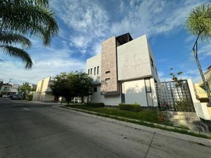 Casa en Venta en Real de Valdepeñas Zapopan