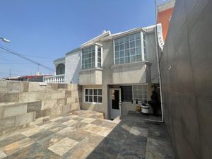 Casa en Venta en Viveros de la Loma Tlalnepantla de Baz