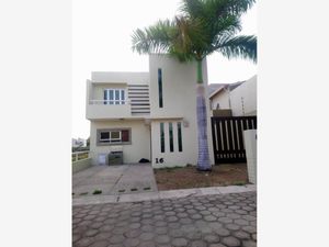 Casa en Venta en Puerta de Hierro Manzanillo