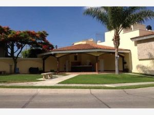 Casa en Venta en Residencial Haciendas Guadalupe Zapopan