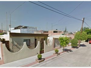 Casa en Venta en La Carmona León