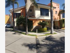 Casa en Venta en Residencial Haciendas Guadalupe Zapopan