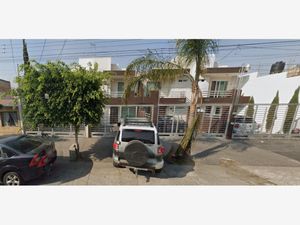 Casa en Venta en Villa Vicente Guerrero Guadalajara