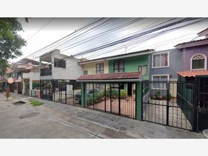 Casa en Venta en Jardines El Sauz Guadalajara