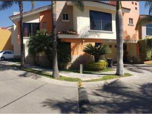 Casa en Venta en Residencial Plaza Guadalupe Zapopan