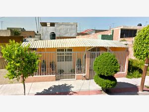 Casa en Venta en La Carmona León