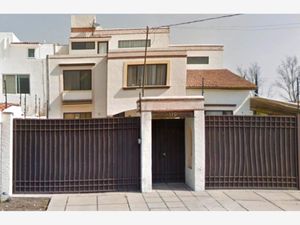 Casa en Venta en Villas del Mesón Querétaro