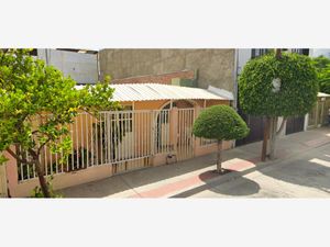 Casa en Venta en La Carmona León