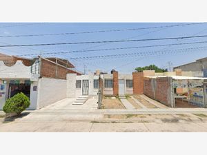 Casa en Venta en Jardines de Echeveste León