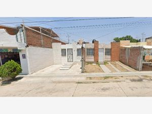 Casa en Venta en Jardines de Echeveste León