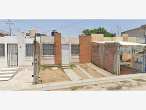 Casa en Venta en Jardines de Echeveste León