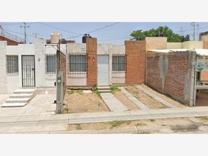 Casa en Venta en Jardines de Echeveste León