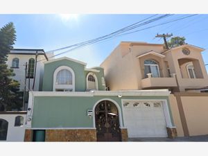 Casa en Venta en Valle Dorado Sección Lagos Ensenada