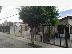 Casa en Venta en Jardines Del Valle Zapopan