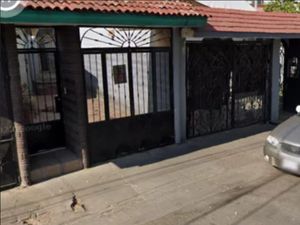 Casa en Venta en Jardines de los Historiadores Guadalajara