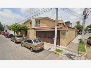 Casa en Venta en La Calma Zapopan