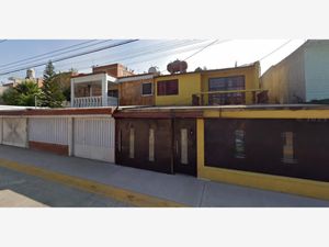 Casa en Venta en San Pablo de las Salinas Tultitlán