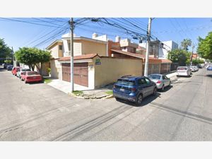 Casa en Venta en La Calma Zapopan