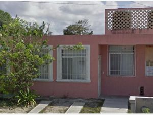 Casa en Venta en Villas Morelos I Puerto Morelos