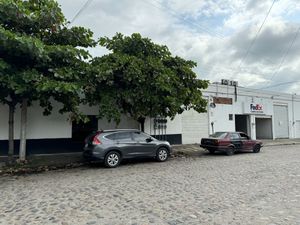 Bodega-Local Comercial en renta en excelente ubicación en Puerto Vallarta