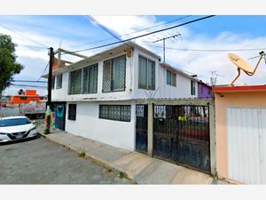 Casa en Venta en Villa de las Flores 1a Sección (Unidad Coacalco) Coacalco de Berriozábal