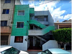 Edificio en Venta en La Carmona León