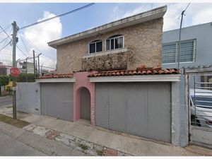 Casa en Venta en Hacienda Del Tepeyac Zapopan