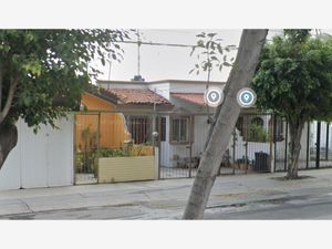 Casa en Venta en Jardines Del Valle Zapopan