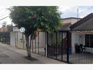 Casa en Venta en Jardines Del Valle Zapopan