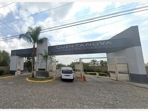 Casa en Venta en Quintanova Residencial San Pedro Tlaquepaque