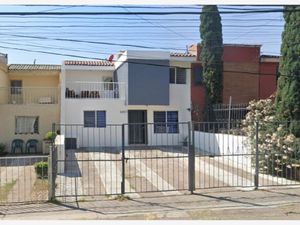 Casa en Venta en Hacienda Del Tepeyac Zapopan