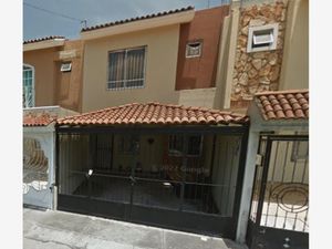 Casa en Venta en Parques Del Nilo Guadalajara