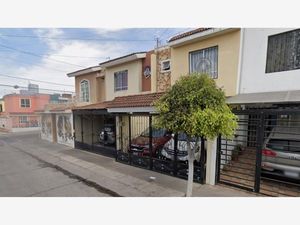 Casa en Venta en Parques Del Nilo Guadalajara