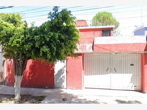 Casa en Venta en Jardines de Morelos Sección Fuentes Ecatepec de Morelos