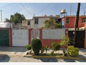 Casa en Venta en Jardines de Morelos Sección Fuentes Ecatepec de Morelos