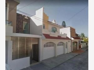 Casa en Venta en Jardines de Mocambo Boca del Río