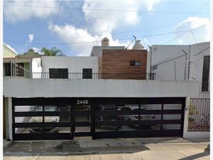 Casa en Venta en Bosques de La Victoria Guadalajara