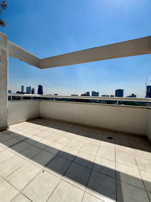 PH con terraza panoramica/ Renta