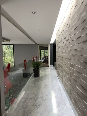 Majestuosa Casa en Venta en Lomas de Vista Hermosa