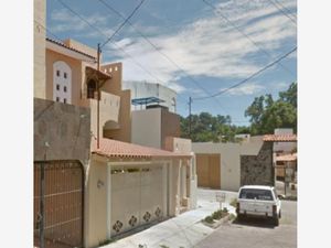 Casa en Venta en Jardines Vista Hermosa Colima